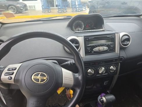 Used 2006 Scion xA FWD image 17