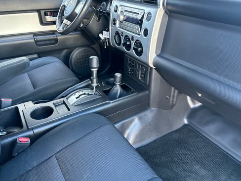 Used 2007 Toyota FJ Cruiser 4WD image 17