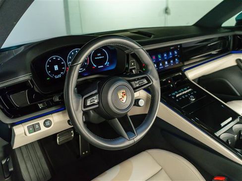 Used 2026 Porsche Panamera RWD image 4