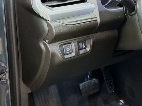 Used 2019 GMC Acadia SLE image 12