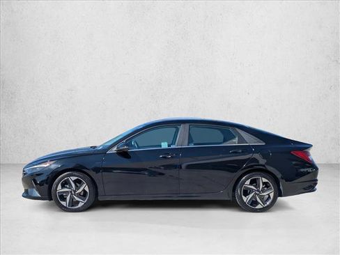 Used 2023 Hyundai Elantra Limited FWD image 9