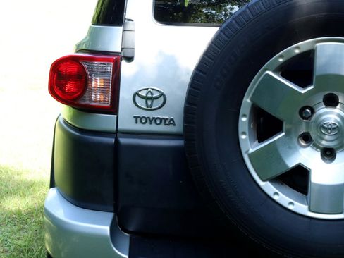Used 2008 Toyota FJ Cruiser 4WD image 17