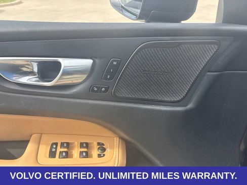 Certified 2024 Volvo XC60 B5 Ultimate w/ Climate Package AWD/4WD image 16