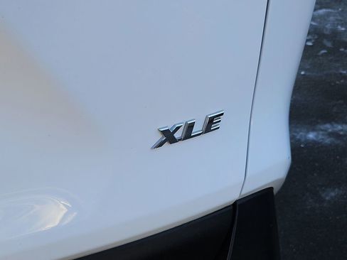 Used 2020 Toyota RAV4 XLE image 29