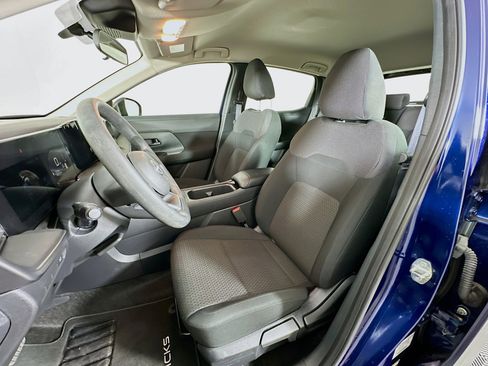 Used 2025 Nissan Kicks S image 13