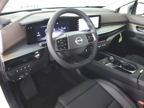 Certified 2025 Nissan Murano Platinum w/ Cargo Package image 9