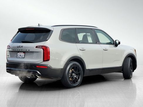 Used 2022 Kia Telluride SX w/ SX Prestige Package image 4