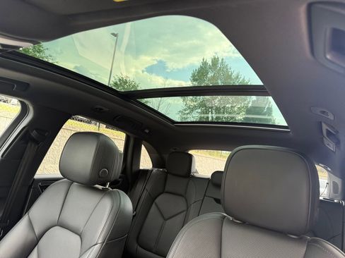 Certified 2020 Porsche Macan AWD/4WD image 18