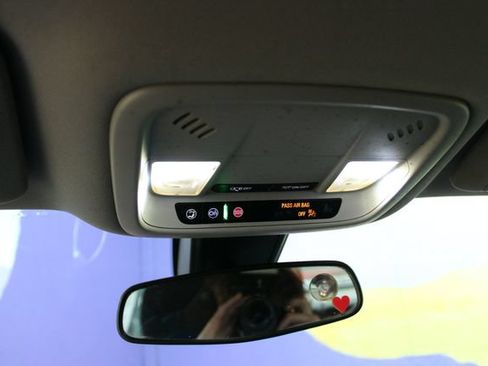 Used 2021 Chevrolet Malibu LT FWD image 18