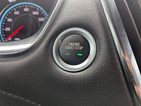 Used 2023 Chevrolet Traverse LT FWD image 19