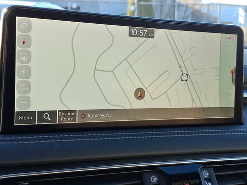 Used 2023 Genesis G70 2.0T image 15