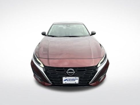 Used 2024 Nissan Altima 2.5 SV FWD image 10
