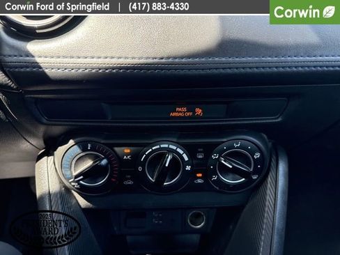 Used 2019 Toyota Yaris LE FWD image 16