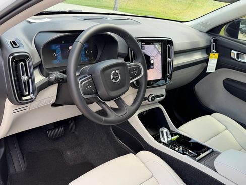 New 2026 Volvo XC40 B4 Plus w/ Protection Package Premier FWD image 12
