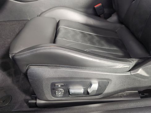 Used 2023 BMW M4 Competition image 11