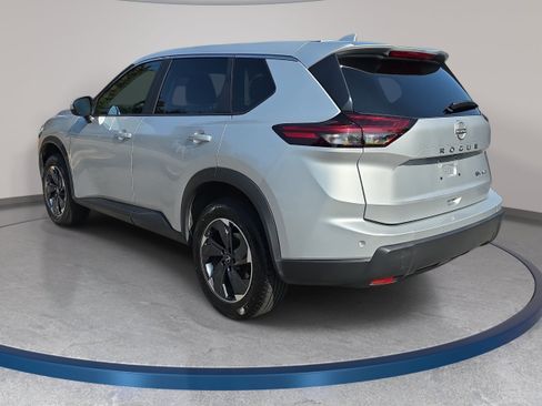 Used 2024 Nissan Rogue SV AWD/4WD image 7