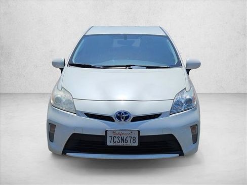 Used 2014 Toyota Prius Four FWD image 2