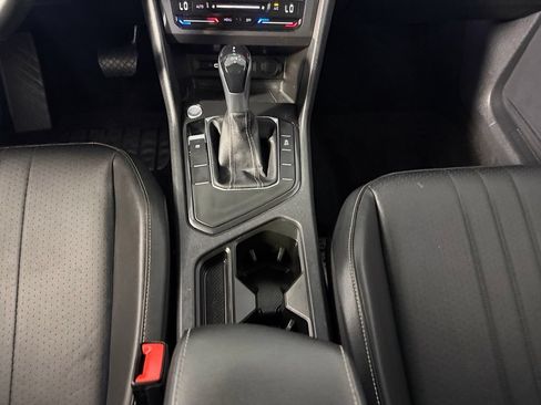 Used 2022 Volkswagen Tiguan SE FWD image 17