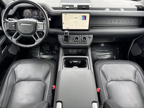 Used 2024 Land Rover Defender 130 X-Dynamic SE AWD/4WD image 13
