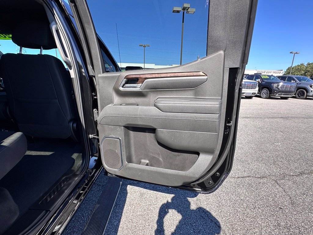 Certified 2026 GMC Sierra 1500 Elevation w/ Elevation Select Package AWD/4WD image 17