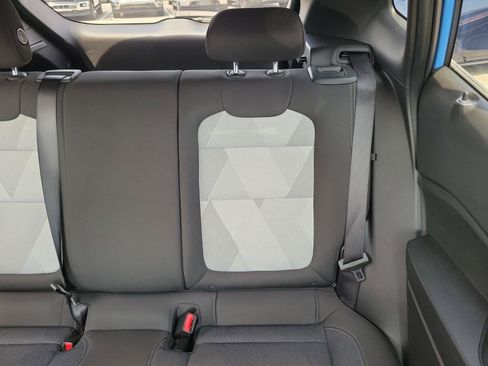 Used 2024 Chevrolet Trax RS w/ Sunroof Package FWD image 14