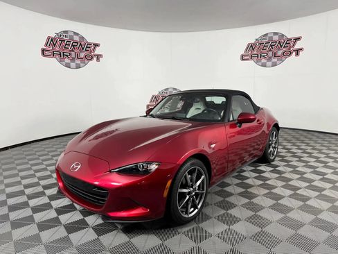 Used 2021 MAZDA MX-5 Miata Grand Touring RWD image 5