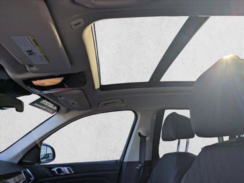 Used 2023 BMW X7 xDrive40i image 16