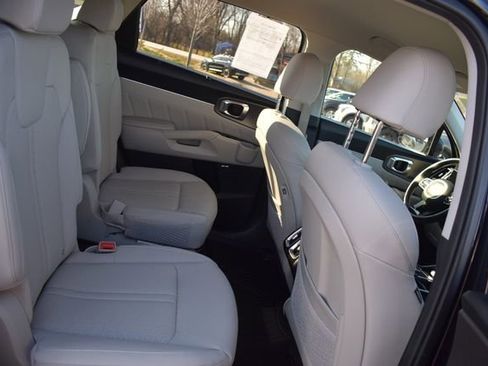 Used 2024 Kia Sorento SX Prestige image 15