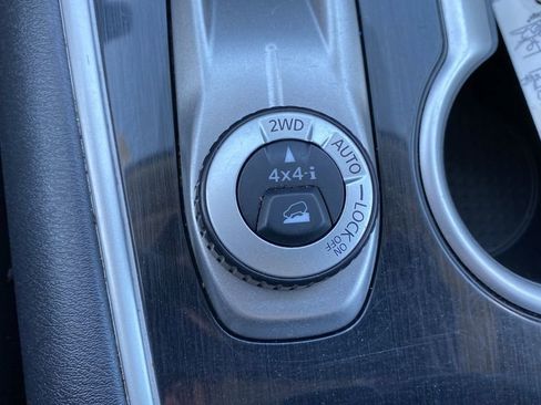 Used 2020 Nissan Pathfinder SV AWD/4WD image 38