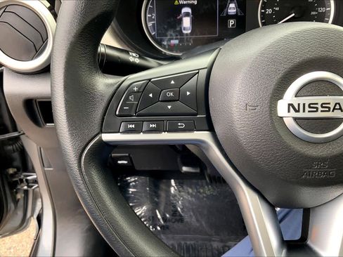 Used 2021 Nissan Versa SV image 23