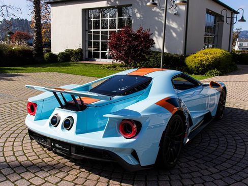 Used 2020 Ford GT image 2