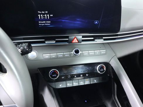 Used 2025 Hyundai Elantra SEL FWD image 15