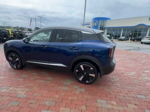 Used 2025 Nissan Kicks SR FWD image 8