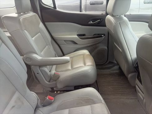 Used 2019 GMC Acadia SLT w/ LPO, Floor Liner Package FWD image 6