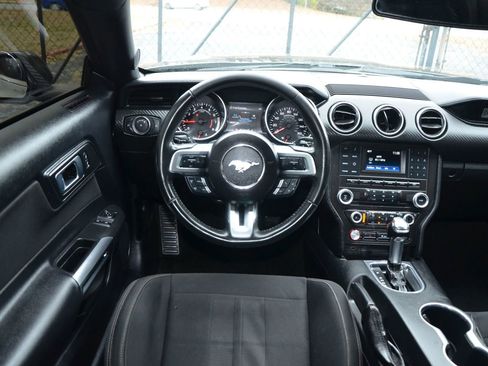 Used 2018 Ford Mustang Coupe image 38