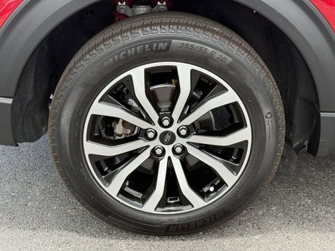 Certified 2025 Ford Explorer ST-Line w/ Premium Package RWD image 39