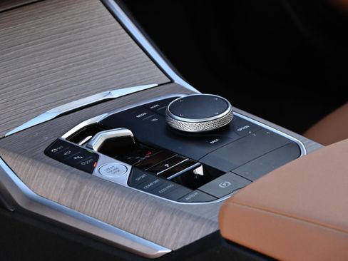 Used 2025 BMW 330i xDrive Sedan w/ Convenience Package image 36