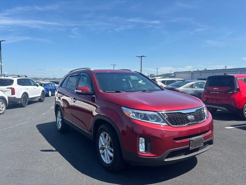 Used 2014 Kia Sorento LX FWD image 1