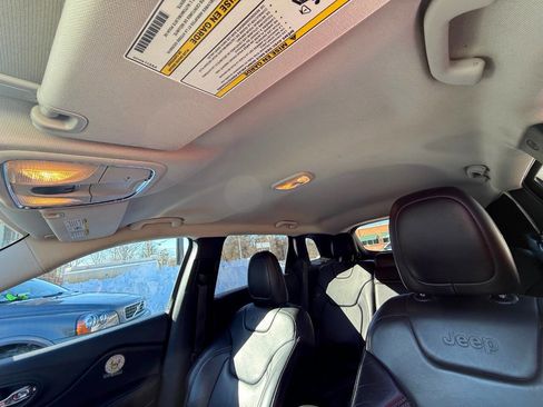 Used 2017 Jeep Cherokee Latitude w/ True North Edition image 12