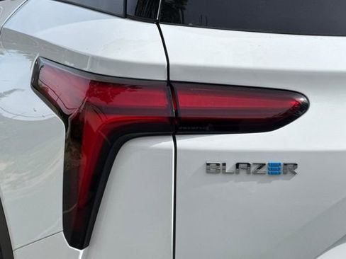 Used 2024 Chevrolet Blazer EV LT AWD/4WD image 43