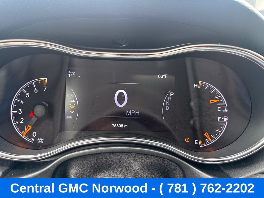 Used 2019 Jeep Grand Cherokee Laredo AWD/4WD image 16
