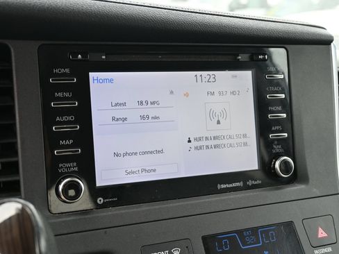 Used 2019 Toyota Sienna XLE FWD image 11