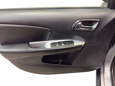 Used 2018 Dodge Journey SE w/ Popular Equipment Group FWD image 15
