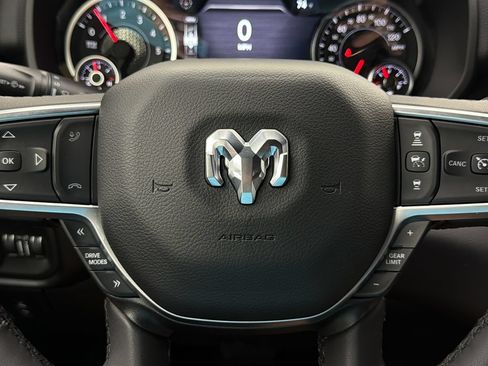 Used 2025 RAM 1500 Big Horn AWD/4WD image 30