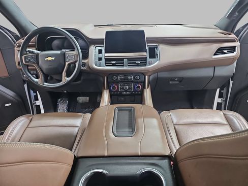Used 2024 Chevrolet Tahoe High Country AWD/4WD image 11