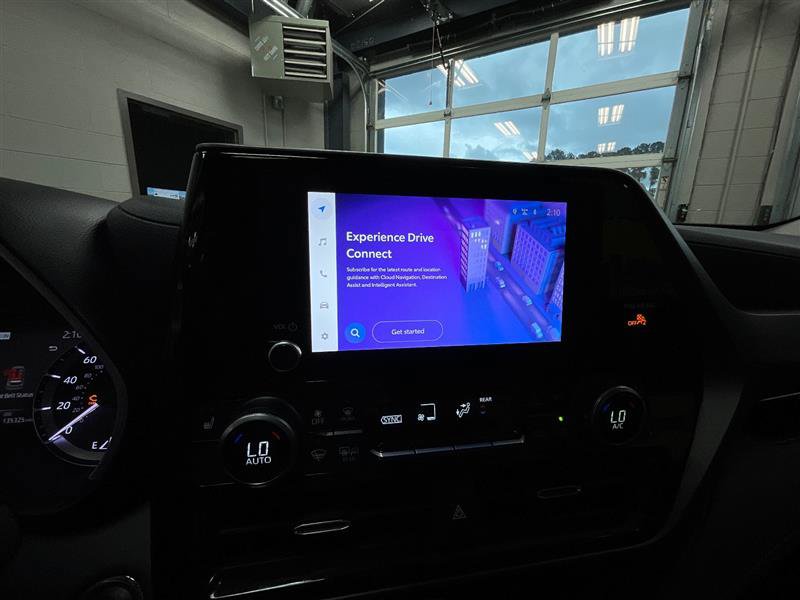 Used 2023 Toyota Highlander XLE FWD image 19