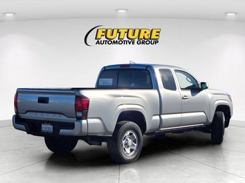 Certified 2023 Toyota Tacoma SR AWD/4WD image 5