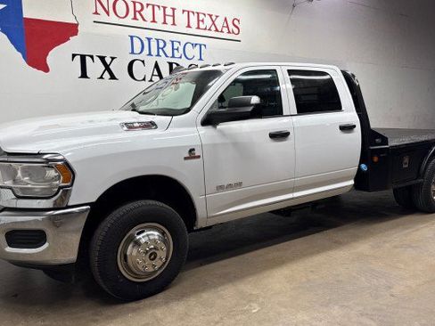 Used 2022 RAM 3500 Tradesman w/ Chrome Appearance Group AWD/4WD image 11
