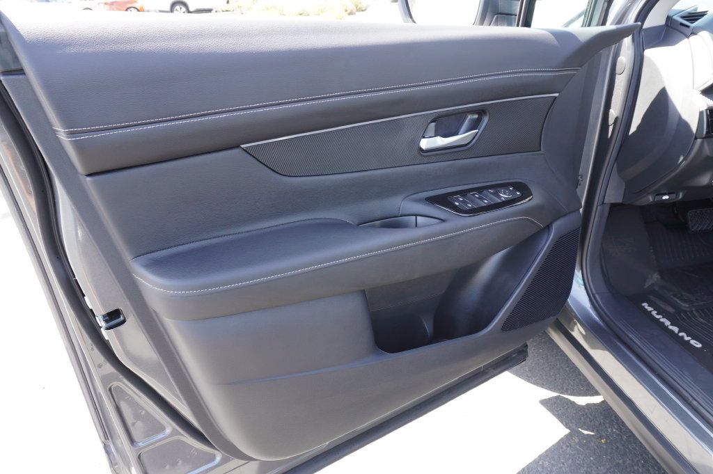 Certified 2025 Nissan Murano SV FWD image 14