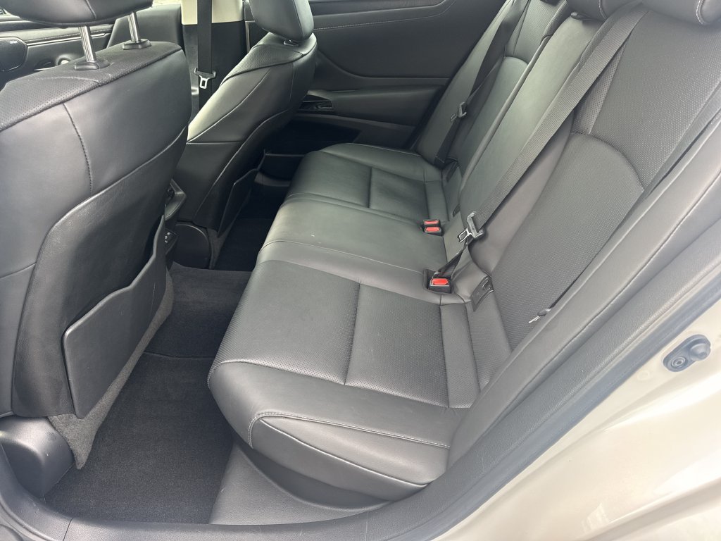 Used 2022 Lexus ES 300h w/ Premium Package FWD image 20
